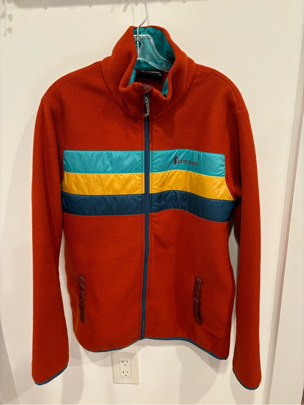 Cotopaxi Men’s Teca Fleece Full Zip Jacket in Rust Stripes Blues Gold Size M